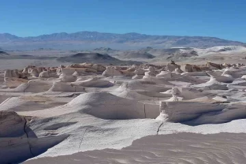 Catamarca: cuatro turistas dañaron un volcán y deberán pagar multa de $650 mil