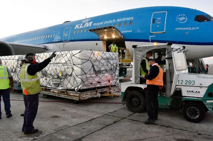 Este sábado, llegan al país más de 500 mil dosis de AstraZeneca