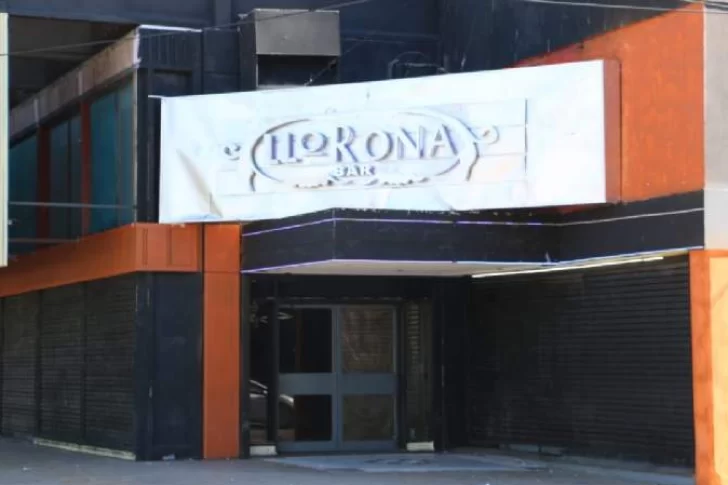 A horas de iniciar la nueva cuarentena, cerraron un histórico boliche y un conocido restaurante