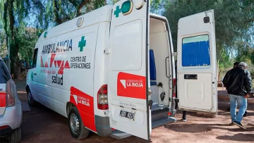 Aíslan a los pasajeros de un micro en La Rioja por un posible positivo de la variante Ómicron Aíslan a los pasajeros de un micro en La Rioja por un posible positivo de la variante Ómicron