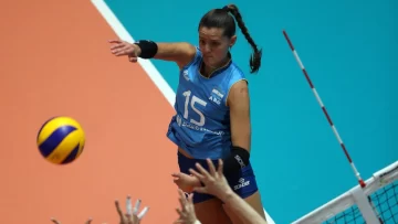 Con Helena Vidal desde el banco, Las Panteras no pudieron contra Rusia Con Helena Vidal desde el banco, Las Panteras no pudieron contra Rusia