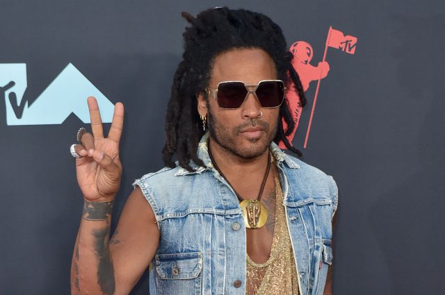 Lenny Kravitz cumplió 56, se sacó la remera y estallaron los memes