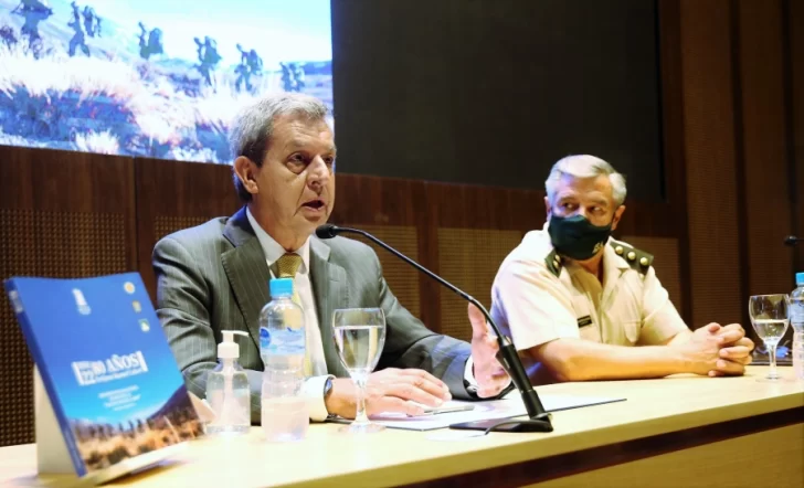 Publicaron una obra inédita sobre la historia y trayectoria del RIM 22