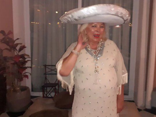 Tras ser denunciada por violar la cuarentena, Elisa Carrió se defendió Tras ser denunciada por violar la cuarentena, Elisa Carrió se defendió