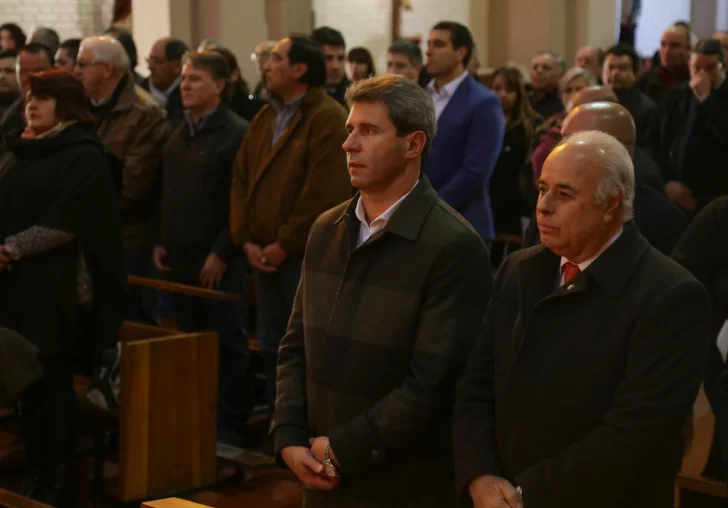 Uñac participó en la misa conmemorativa por el fallecimiento de Perón Uñac participó en la misa conmemorativa por el fallecimiento de Perón