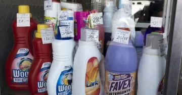 Una joven murió después de mezclar dos productos de limpieza Una joven murió después de mezclar dos productos de limpieza