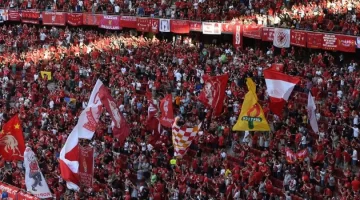 Liverpool alentó al equipo con una canción de Fito Paez Liverpool alentó al equipo con una canción de Fito Paez