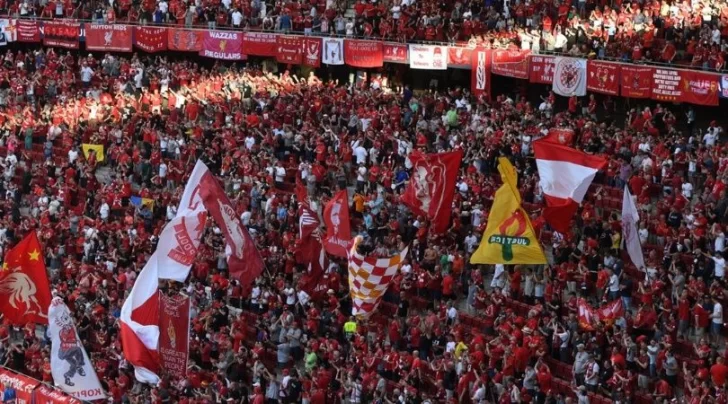 Liverpool alentó al equipo con una canción de Fito Paez Liverpool alentó al equipo con una canción de Fito Paez