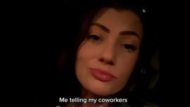 Subió un video a TikTok confesando por qué llegaba tarde al trabajo y la echaron Subió un video a TikTok confesando por qué llegaba tarde al trabajo y la echaron
