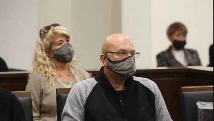 Un conocido exintendente mendocino y su esposa, condenados a prisión por corrupción