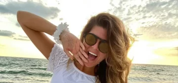 Loly Antoniale levantó suspiros con su foto al borde de la pileta Loly Antoniale levantó suspiros con su foto al borde de la pileta