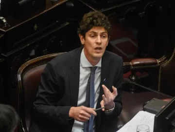 Tras la fractura de la UCR, el Bloque Evolución se presentó en la Cámara de Diputados Tras la fractura de la UCR, el Bloque Evolución se presentó en la Cámara de Diputados