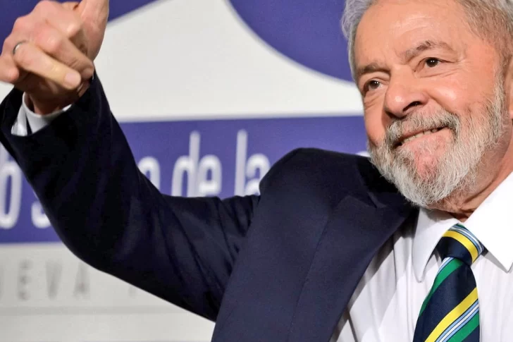 En un clima polarizado, Lula lanza su candidatura presidencial