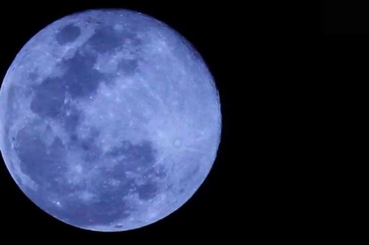 Se vienen un eclipse de Luna y dos lluvias de estrellas: cuándo y cómo verlos