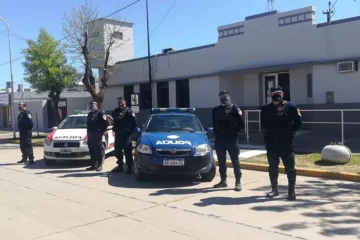 Lo detuvieron por manejar ebrio: tiene covid y les tosió a los policías Lo detuvieron por manejar ebrio: tiene covid y les tosió a los policías
