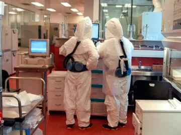 Coronavirus: el Malbrán analiza 300 muestras por día y podría triplicarlas