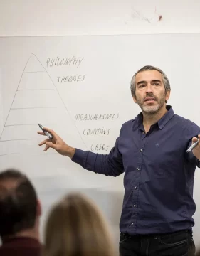 “Las mediciones de pobreza son obsoletas”