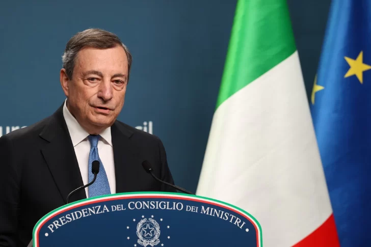 Presidente italiano rechazó la renuncia del premier y le pidió recomponer gobierno de coalición