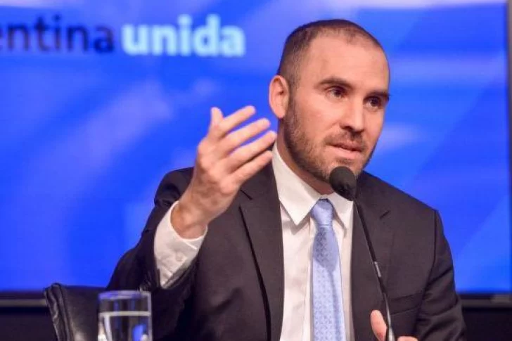 La misión del FMI en el país mostró preocupación por el exceso de pesos