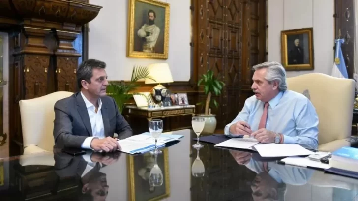 Alberto Fernández recibió a Sergio Massa y no se descartan cambios en al menos un área Alberto Fernández recibió a Sergio Massa y no se descartan cambios en al menos un área