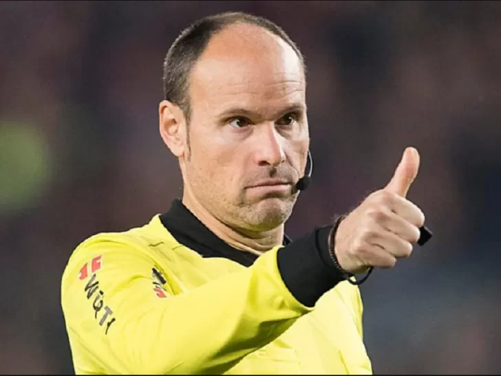 El español Mateu Lahoz dirigirá Argentina-Países Bajos por los cuartos de final El español Mateu Lahoz dirigirá Argentina-Países Bajos por los cuartos de final