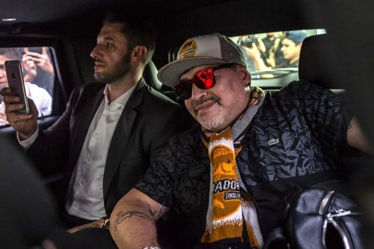 Peritarán el celular del chofer de Diego Maradona