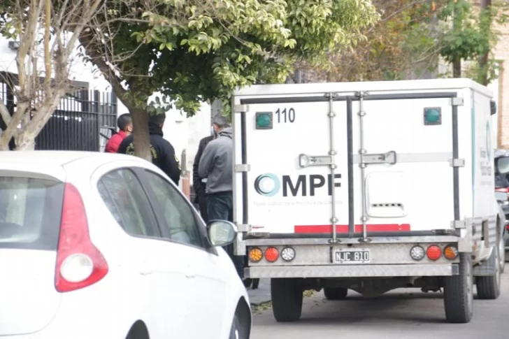 Mientras discutía, le clavó un tenedor en la cabeza y lo mató Mientras discutía, le clavó un tenedor en la cabeza y lo mató