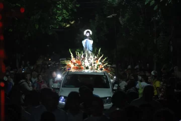 Una multitud participó de la procesión a la Inmaculada Concepción Una multitud participó de la procesión a la Inmaculada Concepción