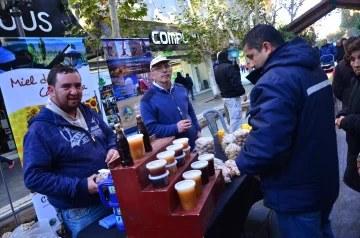FOTOS: la Semana de la Miel culmina con una exposición de productos en la Peatonal
