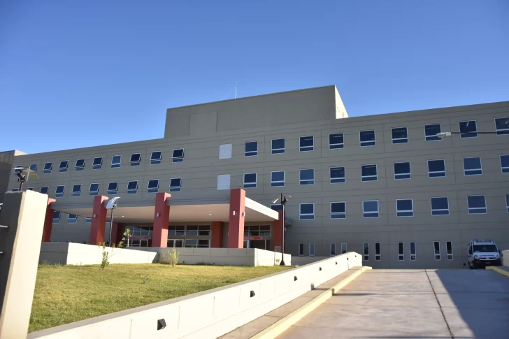 Confirman un caso de meningitis: un joven de 21 años está en grave estado