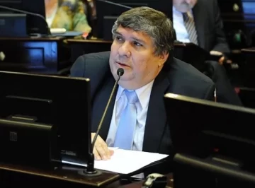 El jefe del bloque del FdT del Senado adelantó que no votará el acuerdo con el FMI a libro cerrado El jefe del bloque del FdT del Senado adelantó que no votará el acuerdo con el FMI a libro cerrado