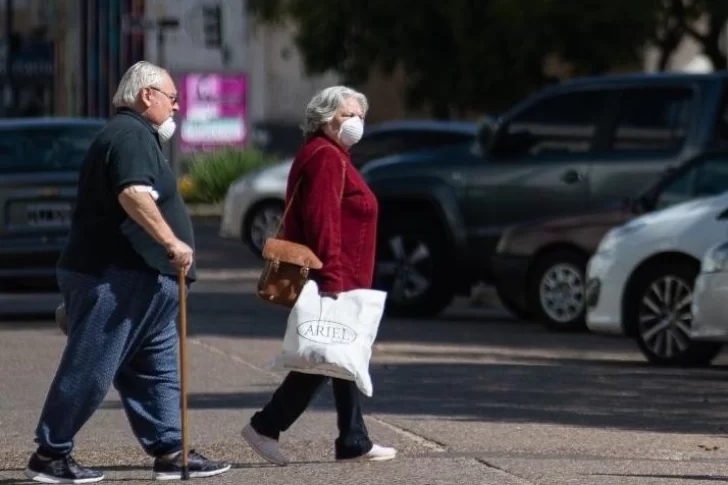 Los mayores de 70 años residentes en CABA deberán pedir permiso para salir