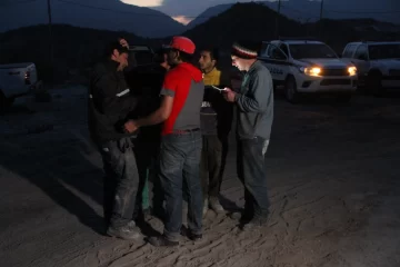 Tras casi 17 horas, lograron rescatar los dos cuerpos del horno calero Tras casi 17 horas, lograron rescatar los dos cuerpos del horno calero