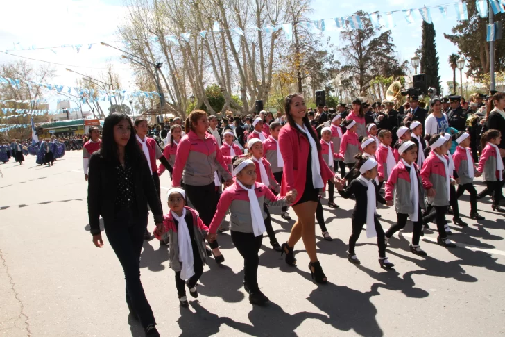 Una multitud homenajeó al Maestro de América en Albardón