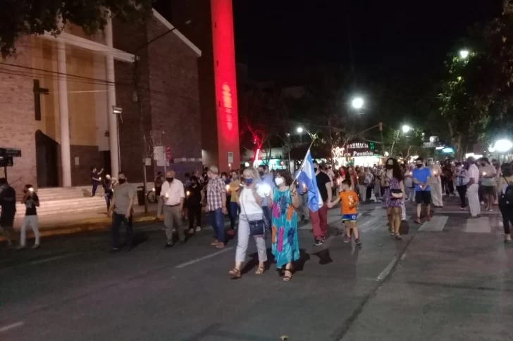 Médicos sanjuaninos realizaron la “marcha de las antorchas”