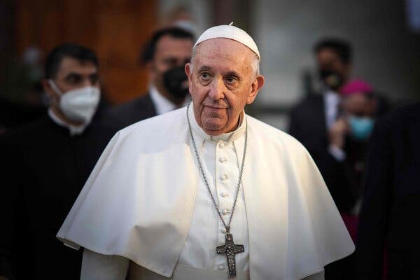 El papa Francisco denunció que dentro del Vaticano “lo querían muerto” tras su operación