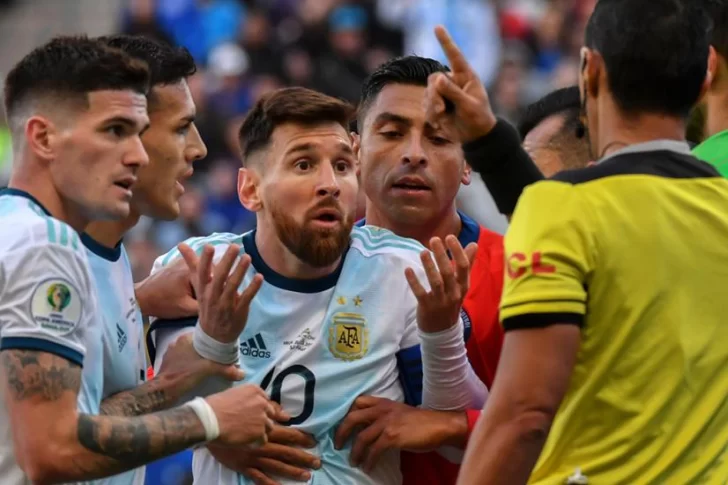 Messi, suspendido tres meses por sus declaraciones en la Copa América
