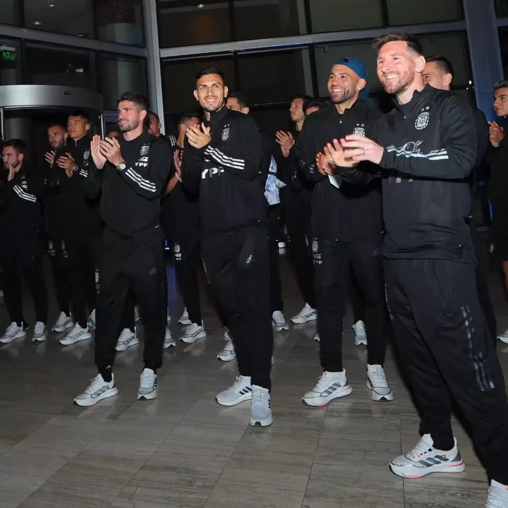 Con Messi a la cabeza, la Selección ya descansa en San Juan a la espera del clásico en el Bicentenario Con Messi a la cabeza, la Selección ya descansa en San Juan a la espera del clásico en el Bicentenario