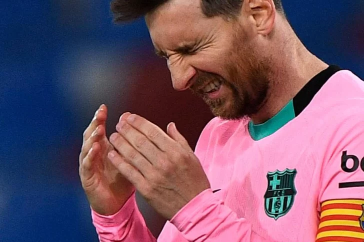 Messi marcó un gol para el empate de Barcelona que complicó sus aspiraciones