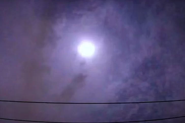 [VIDEO] Japón se iluminó por un meteoro que liberó 150 toneladas de TNT