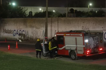 Susto por una fuga de gas en un lateral del Acceso Sur Susto por una fuga de gas en un lateral del Acceso Sur