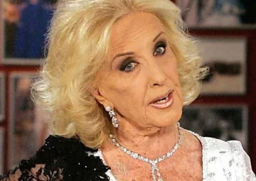 Las fotos retro de Mirtha Legrand en traje de baño Las fotos retro de Mirtha Legrand en traje de baño
