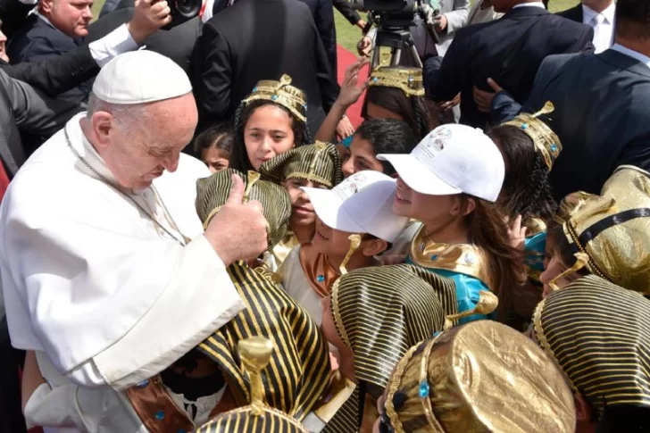 Masiva misa del Papa Francisco en Egipto con una dura crítica al “extremismo” religioso