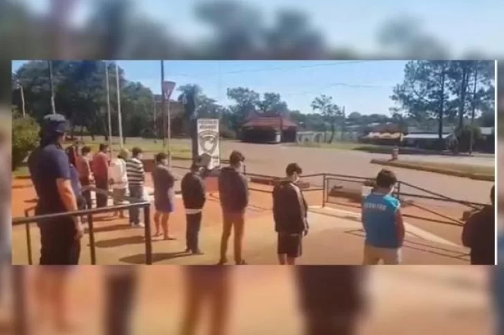 La policía tuvo que sermonear 14 personas que habían violado la cuarentena