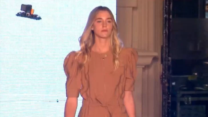 Denunció que la echaron del Vaticano por su forma de vestir Denunció que la echaron del Vaticano por su forma de vestir