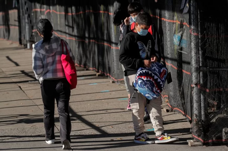 Nueva York cerrará sus escuelas ante la segunda ola de COVID-19