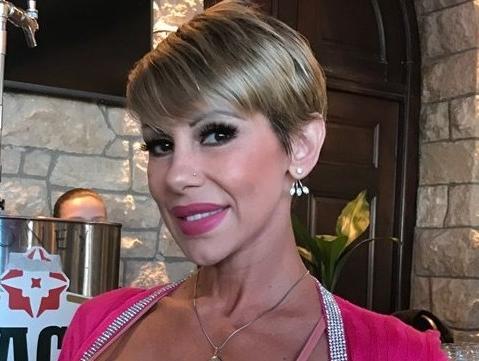 La ilusión óptica que hizo que a Mónica Farro se le viera una “súper cola” La ilusión óptica que hizo que a Mónica Farro se le viera una “súper cola”