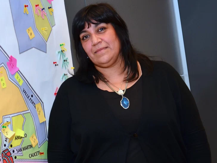 Golpes en el colegio de Caucete: analizan suspensión a alumnas y sumario a directivos Golpes en el colegio de Caucete: analizan suspensión a alumnas y sumario a directivos