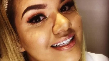 Morena Rial, con una bikini escotada en las playas de Punta del Este Morena Rial, con una bikini escotada en las playas de Punta del Este