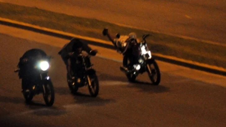 Lo detuvieron por correr una picada y mordió al policía Lo detuvieron por correr una picada y mordió al policía